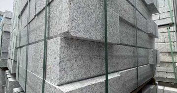 西安芝麻白路牙石 马路牙子