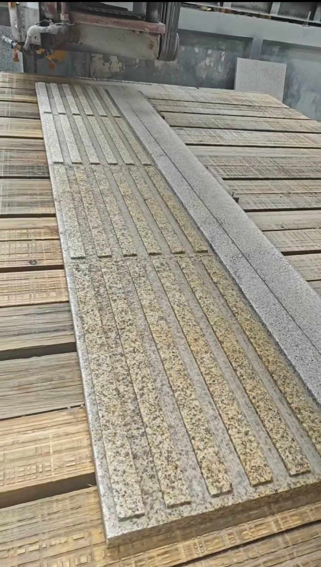 西安黄金麻盲道石 盲条