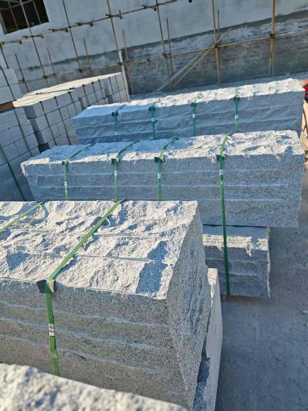 西安芝麻白自然面整石 坐凳