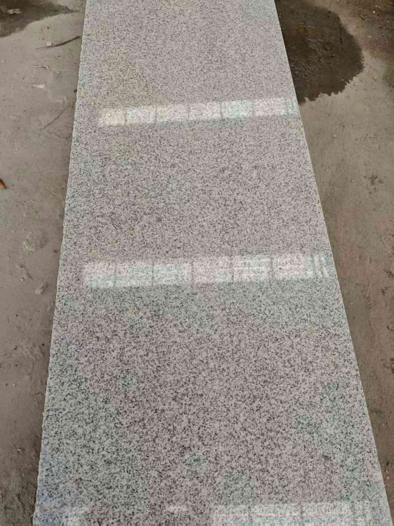 西安芝麻白光面毛板